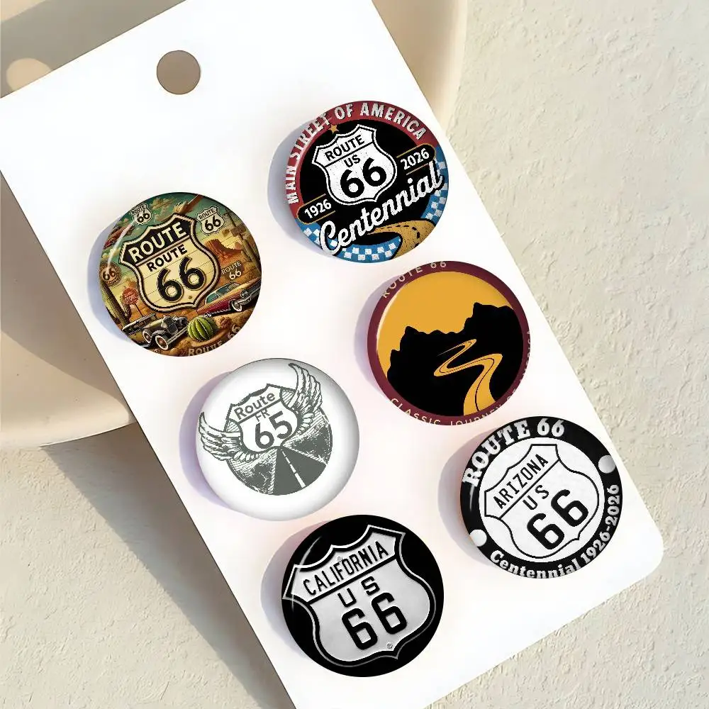 Modische US Route 66 Coole Anime-Broschen Niedliche Cartoon-Anstecknadeln für Jacken und Jeans Geschenk-Accessoire