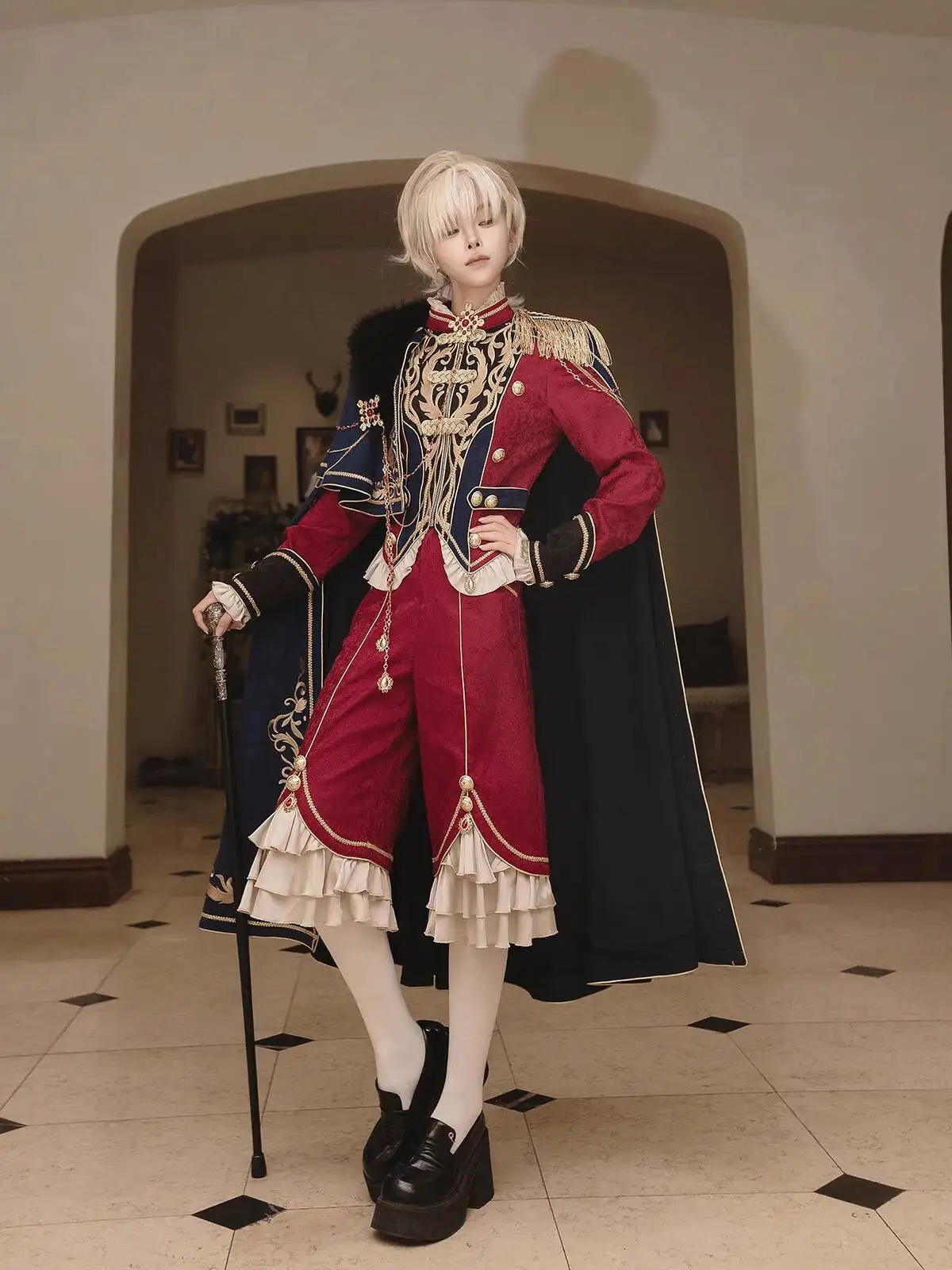 

Новый оригинальный наряд Royal Glory в стиле Лолиты в стиле ретро, европейский наряд принца, красная и синяя накидка, комплект для косплея Лолиты