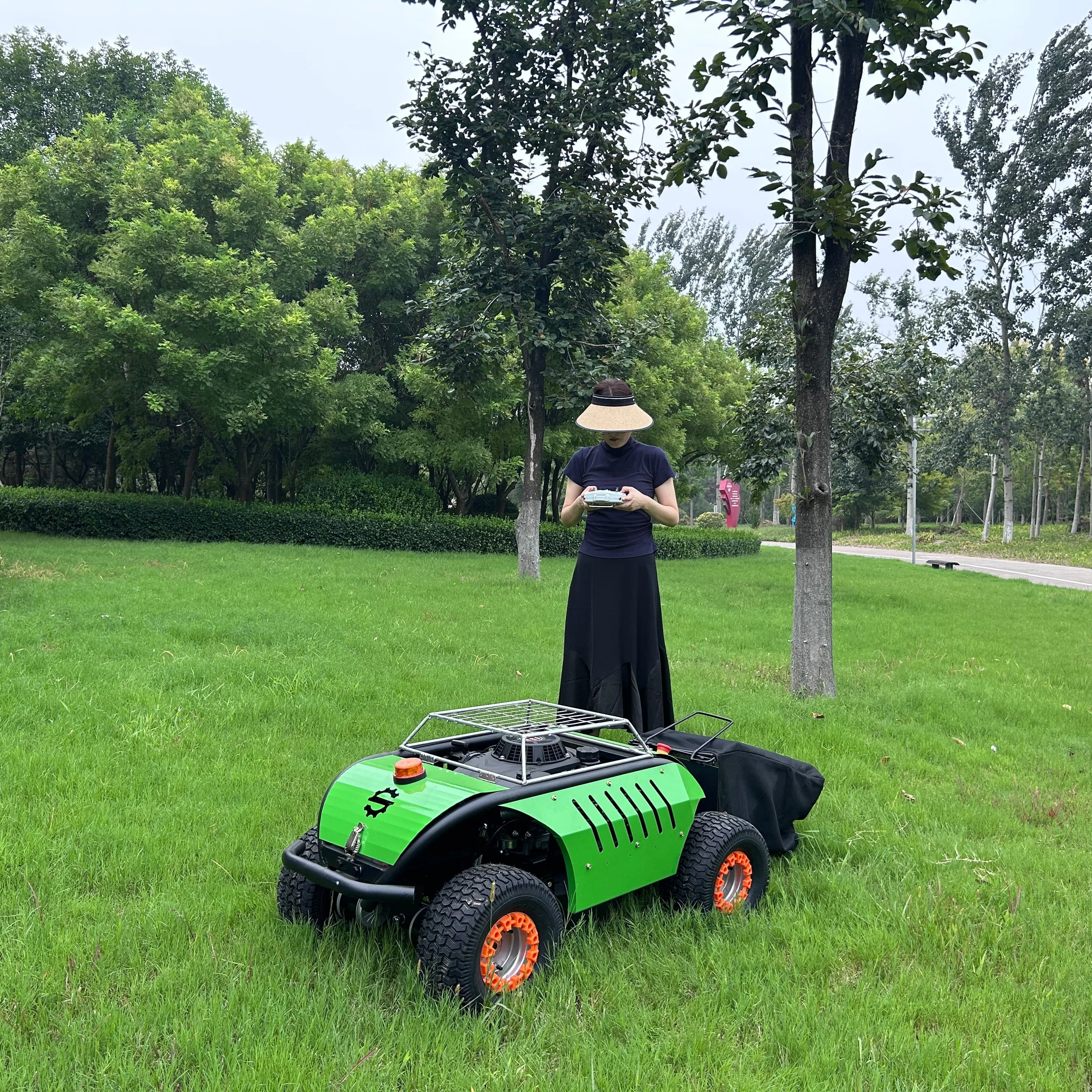 Customized Big Grass Bin Soft Inflatable Tires Humanized Design MS500W Wheeled Remote Lawn Mowing Robot For CountrysideCourtyard