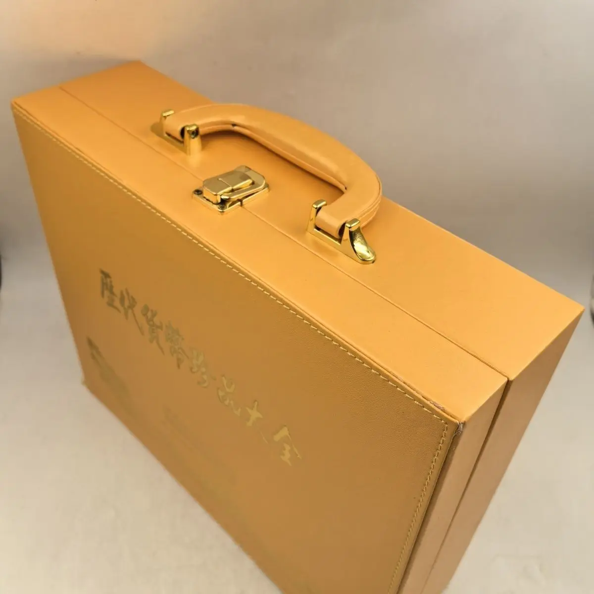 Antique coin collection, money and currency collections of past dynasties, a full set of ratings, a set of special boxes