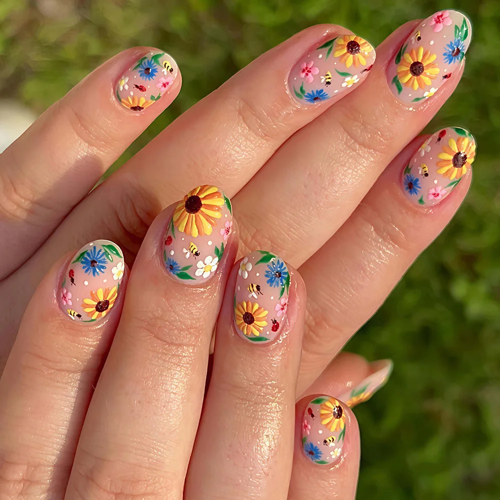 Kurze 3D-geprägte Blumen-Press-on-Nägel, Mandelförmige Süße Künstliche Nägel mit Blumen, Kurze Mandel-Press-on-Nägel, 3D-Blumen-Kunstnägel, Biene