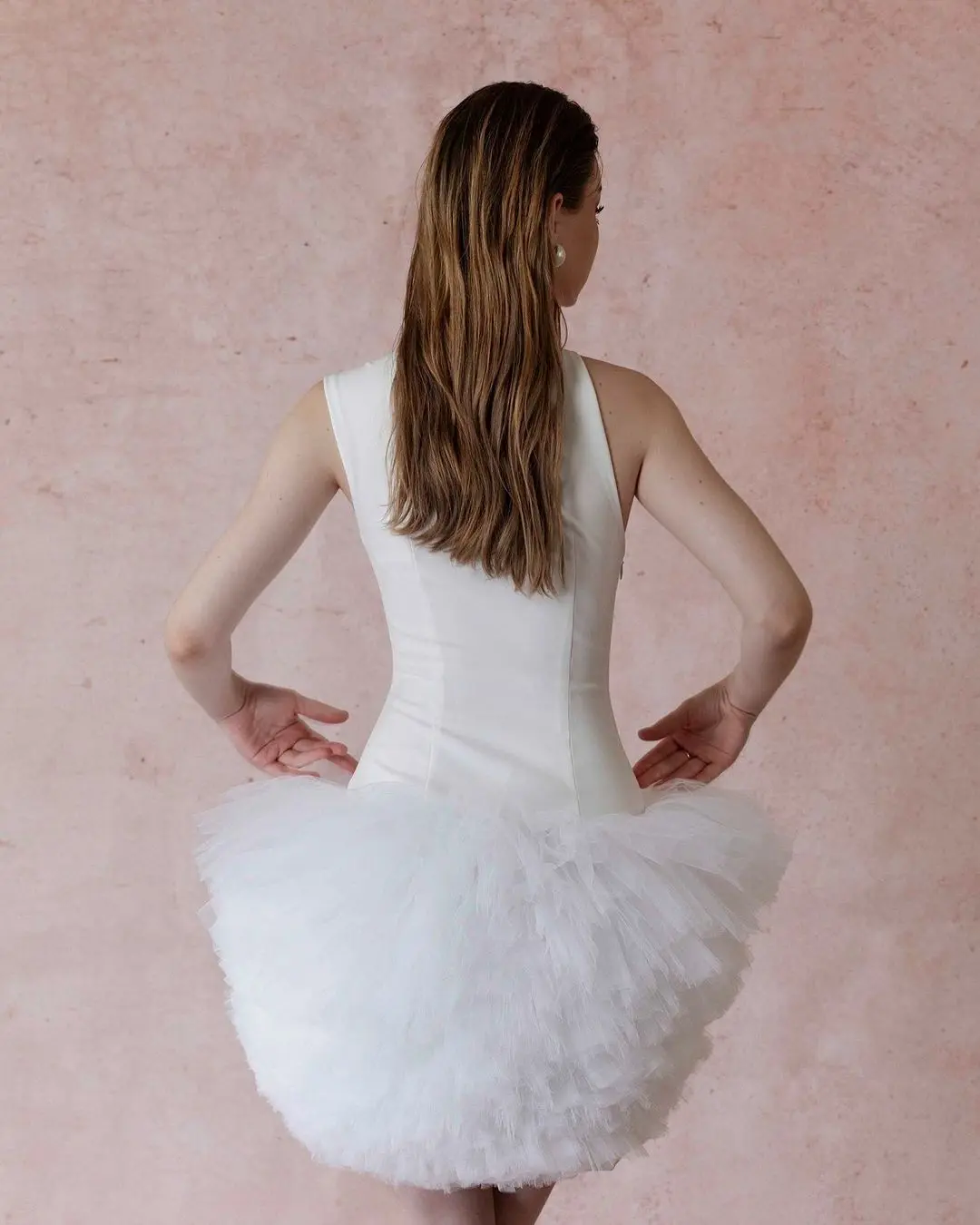 2025 Couture Stretch blanc Tulle robes de soirée à plusieurs niveaux Tulle courte robe de bal Mini longueur femmes Cocktail robe formelle personnalisé