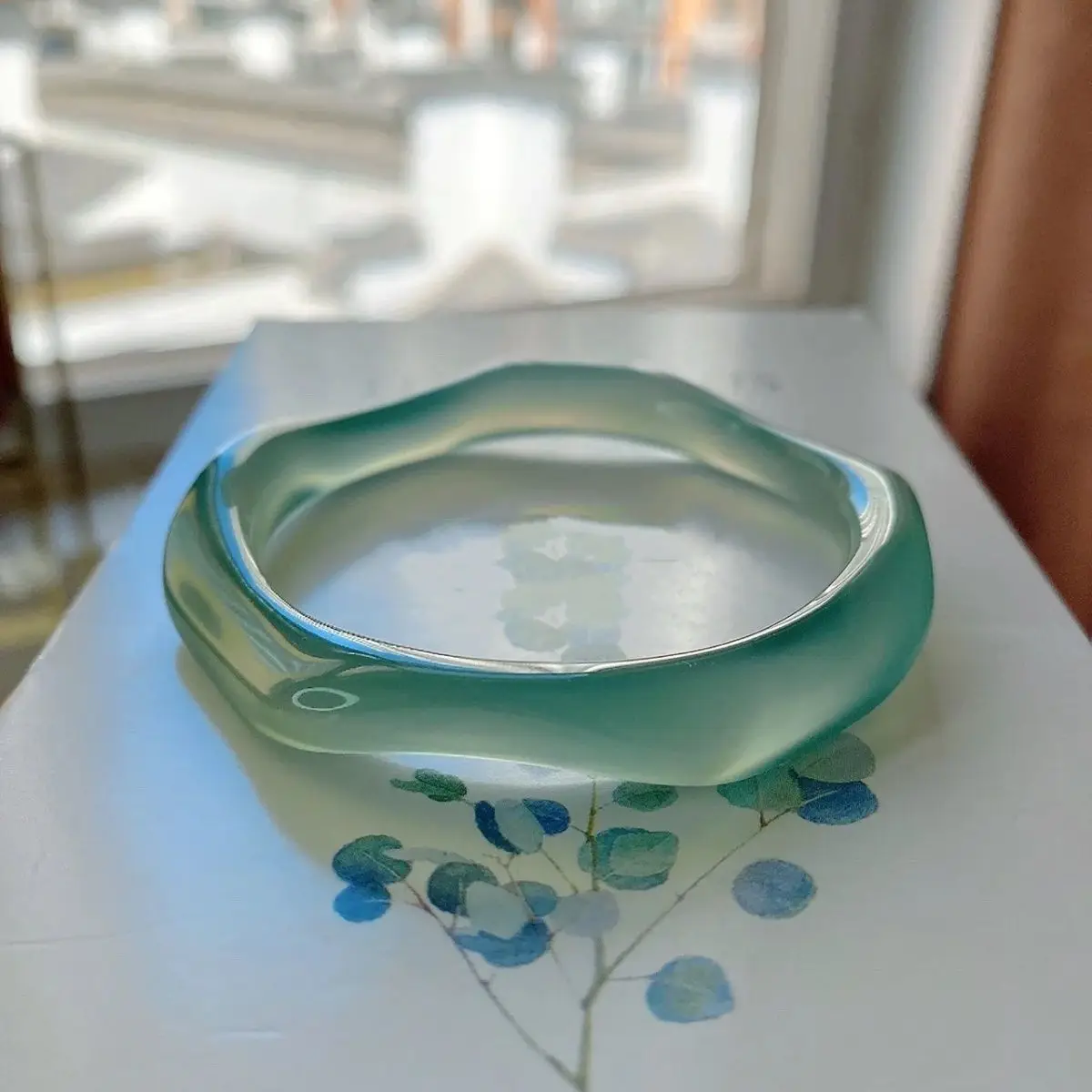 

Chalcedony Oil Cyan Wave Bracelet Elegant Light Luxury