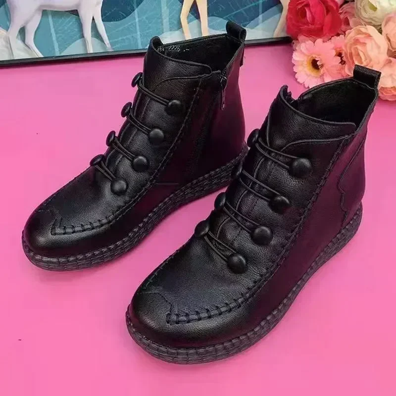 Botas de nieve cortas antideslizantes gruesas para mujer, zapatos cálidos de algodón para madre, botines de fondo suave, Invierno