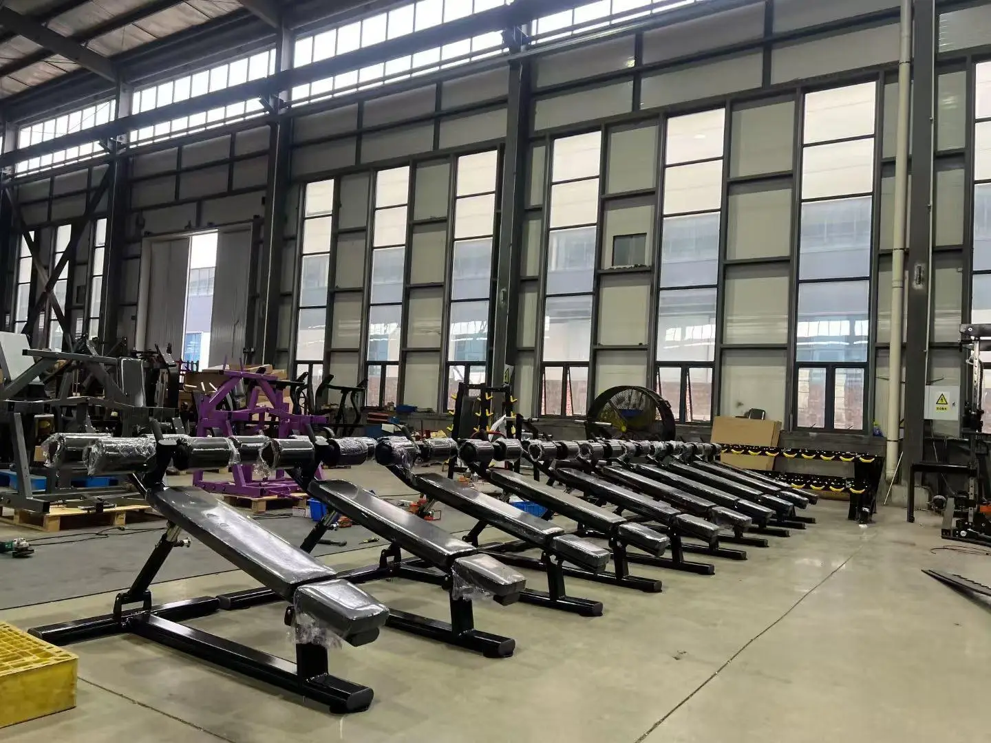 مقعد انخفاض قابل للتعديل 2025 - منتج رياضي ساخن مع جلد عالي النطاق مقاوم للخدش وسهل العناية للمدربين #3