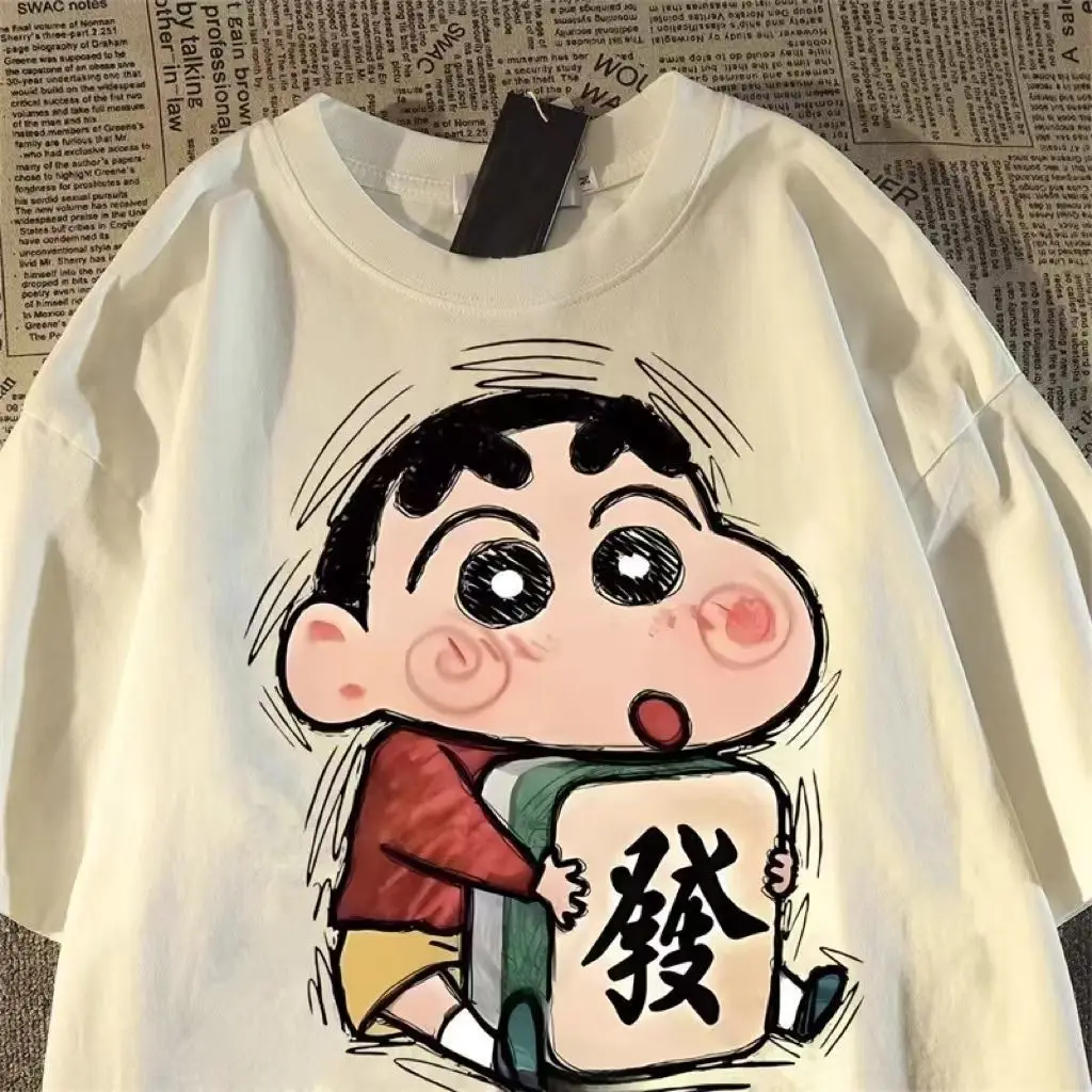 Miniso Shin Chan Crayon impreso 2025 nueva camiseta de dibujos animados camiseta Retro de manga corta cuello redondo suelta cómoda camisetas