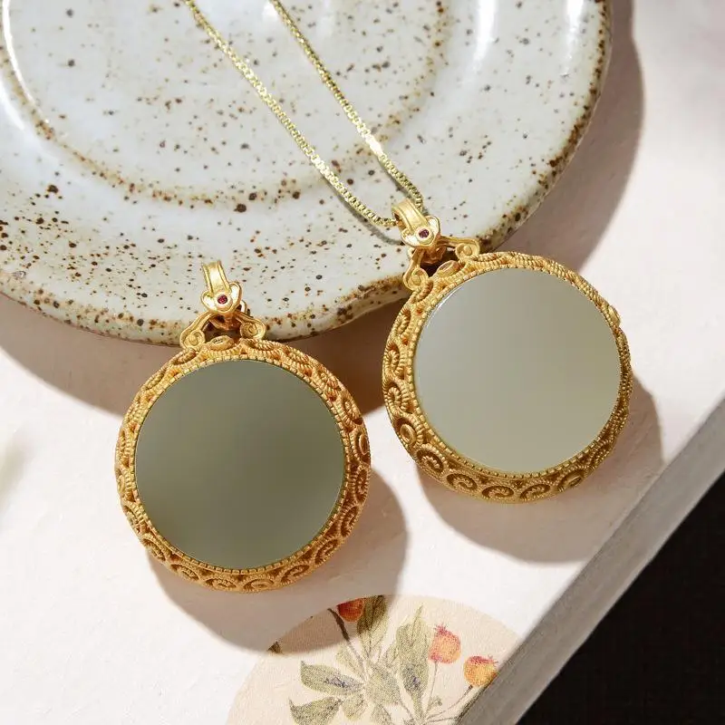 

Copper Gold-plated Hollow Inlaid Natural Chalcedony Women's Classical Pendant Necklace Retro Jewelry
