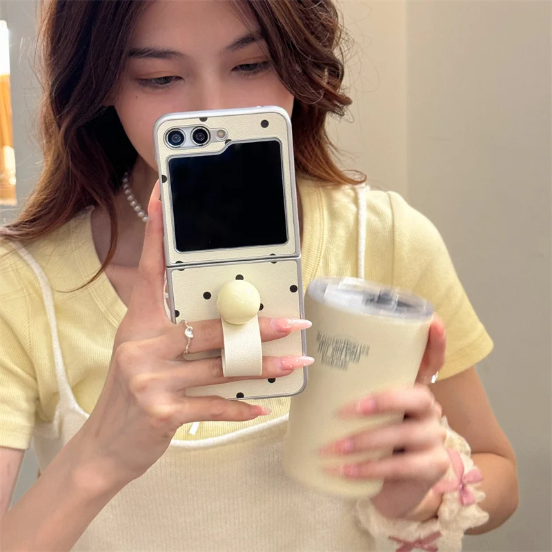 Fashion Polka Dot Leather Phone Case For Samsung Galaxy Z Flip 6 5 4 3 Z Flip6 Flip5 Flip4 5G Cover with Cute Ring Cases Funda