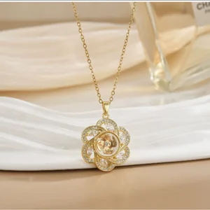 New vintage-inspired diamond-inlaid rotating necklace, unisex design