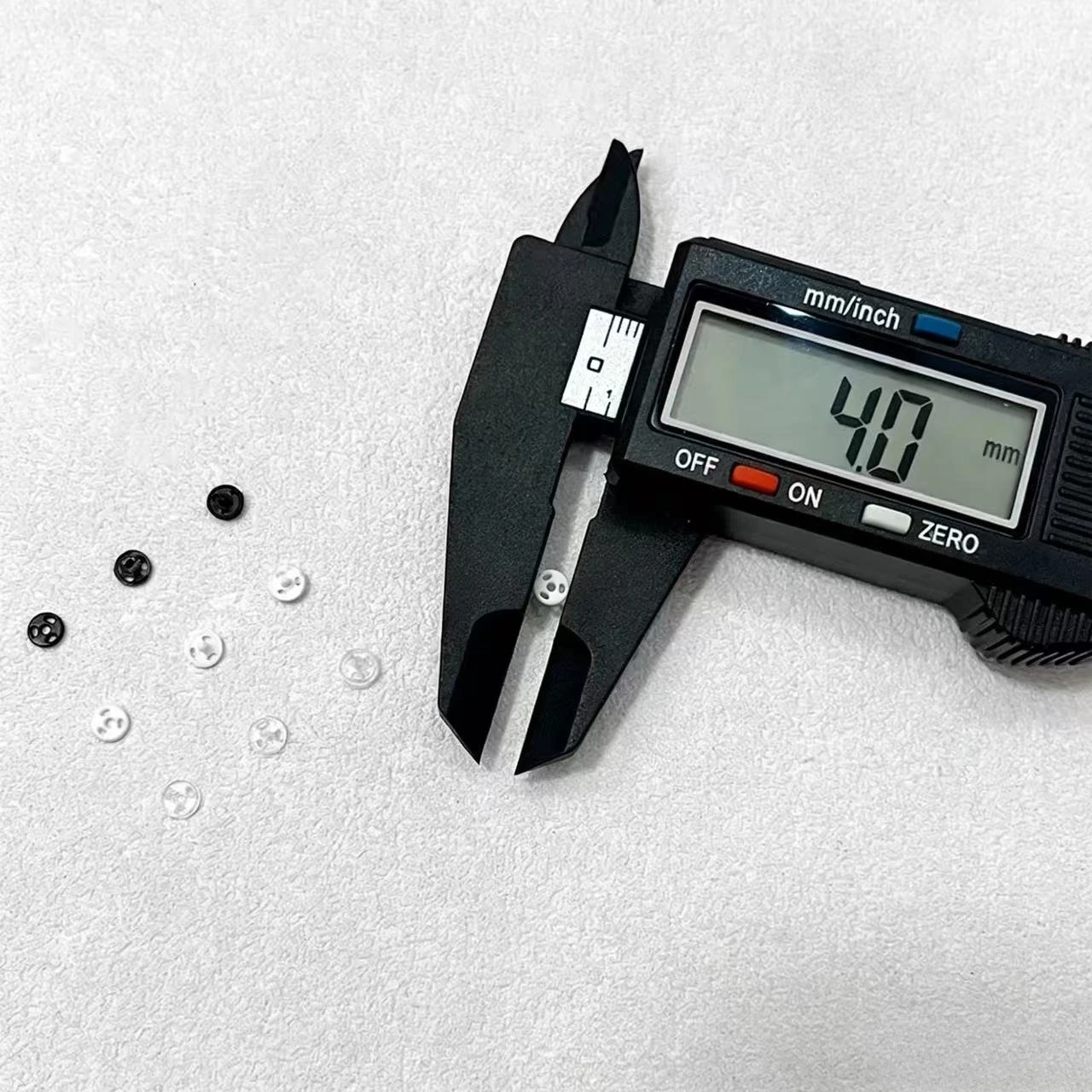 100pcs 4mm Mini Plastic Round Invisible Snap Button Home DIY Clothes Pajamas White Black Transparent Bag Press Buttons