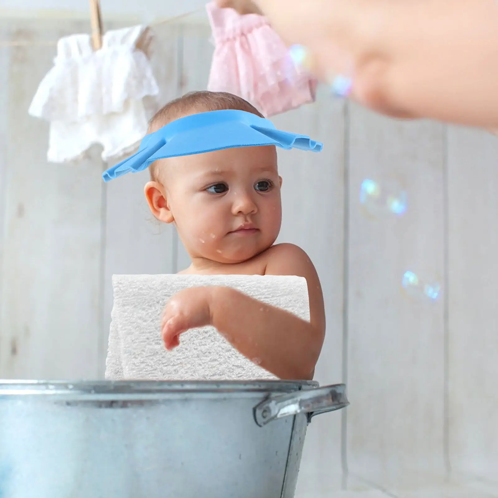 chapeu-protetor-de-banho-ajustavel-e-impermeavel-para-lavar-cabelo-de-bebes-e-criancas