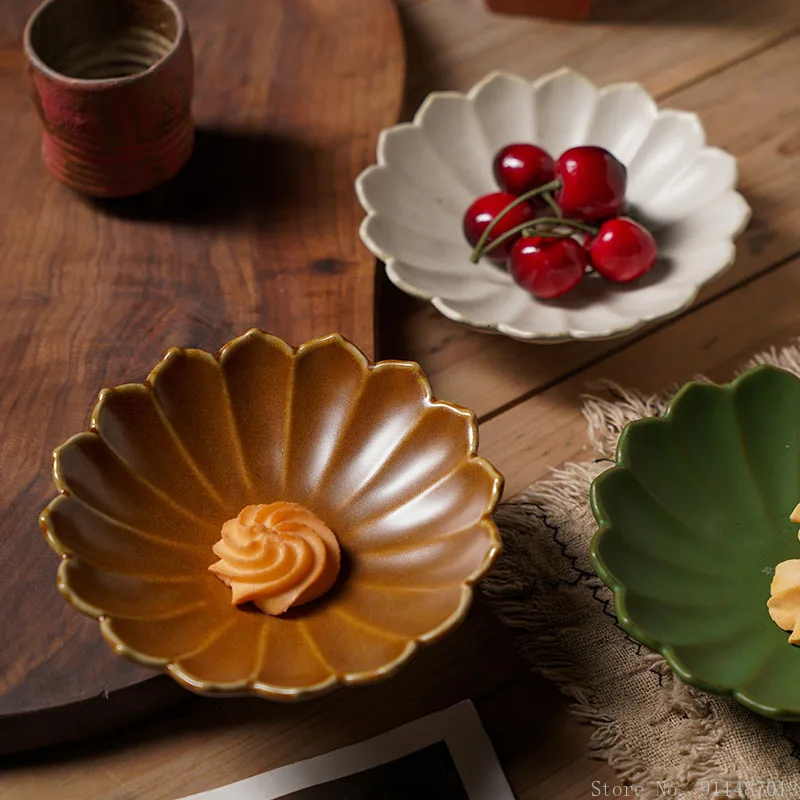 1pc Creative Ceramic High Foot Chrysanthemum Shape Dish Tableware Home Kitchen Restaurant Supplies Food Salad Fruit Dinner Plate