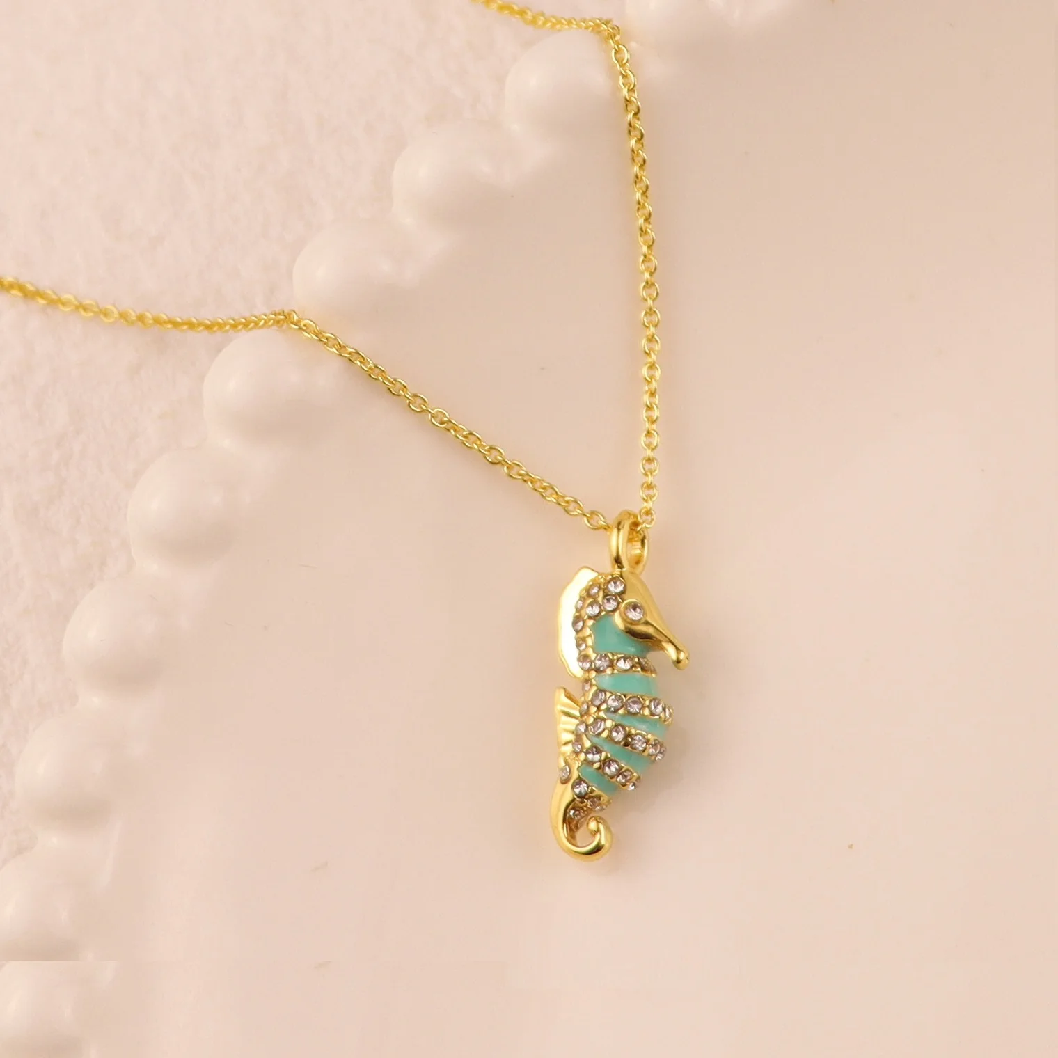 

18K Gold-plated Sea Animal Necklace for Women Enamel Seahorse Pendant Necklace Jewelry Gift for Wife Girlfriend