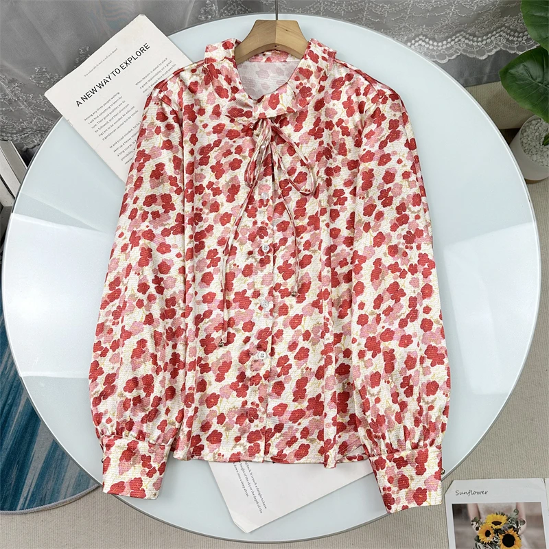 

Элегантная женская рубашка с длинным рукавом в деловом стиле, весна 2025, с принтом, поясом и рукавами-фонариками, женственная и стильная