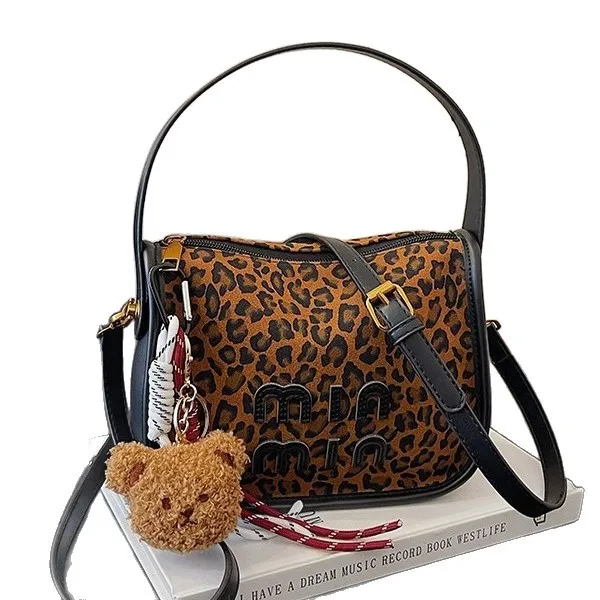 حقيبة كتف أنيقة بطبعة الفهد 2025 جديدة للنساء، محفظة كروس كلاسيكية فاخرة، حقيبة كاجوال عصرية لجميع المناسبات