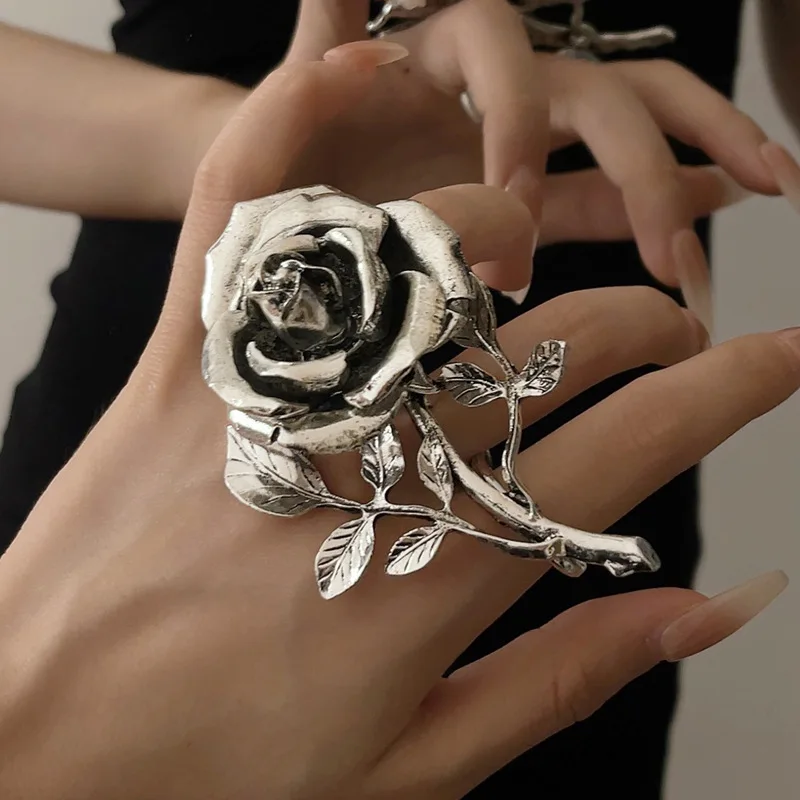 Vintage Exaggerated Metal Double Fingers Rose Oversized Flower Open Rings for Women Personality Party Jewelry Accessories