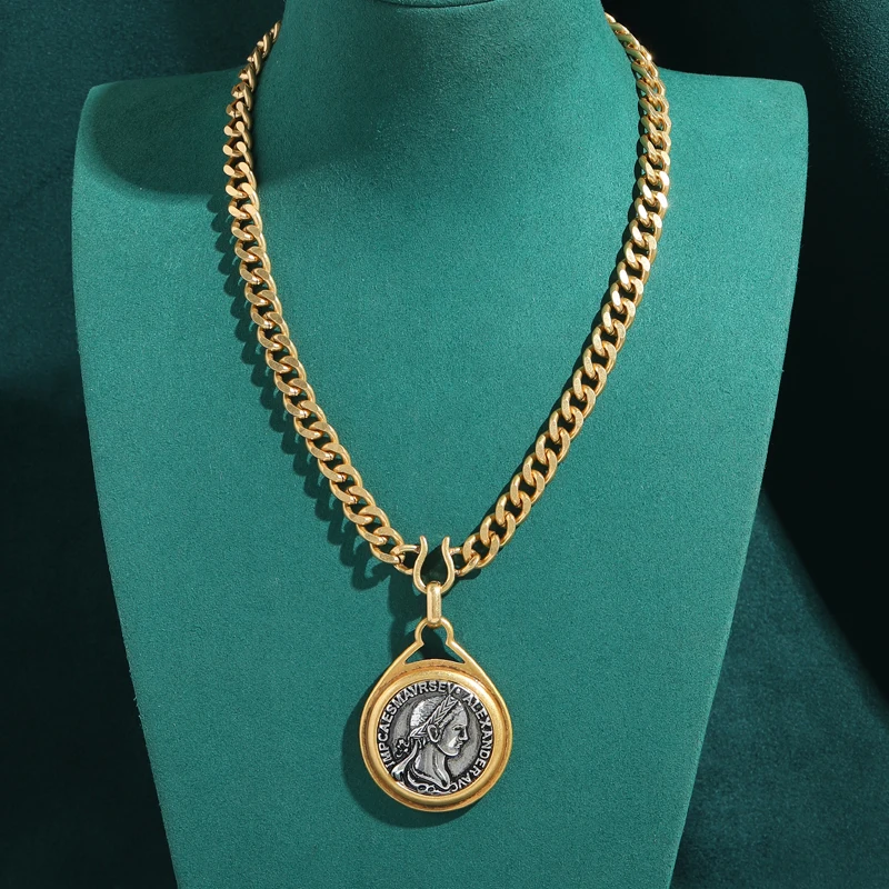 

Luxury Vintage Gold Plated Cameo Antique Coin Pendent Necklace Head Portrait For Women Anniversary Banquet Elegance Accessories