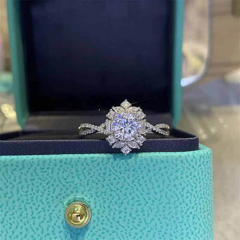 

Роскошное кольцо Soft & Fairy с цветочным узором для женщин, 2 карата, муассанит, платина PT950 | Нежный темперамент, универсальность и привлекательность