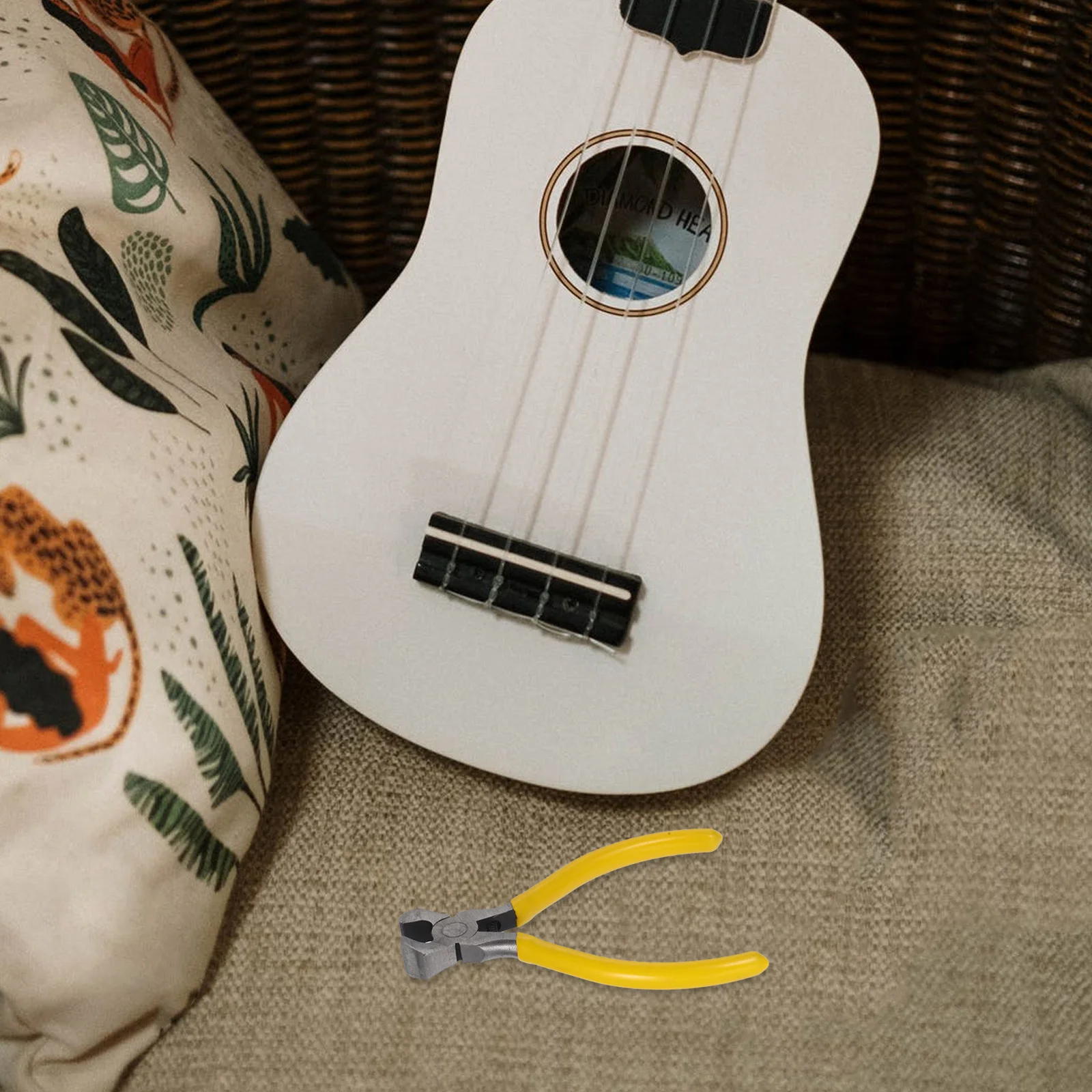 

R07a Guitar String Cutter Cutting Plier End Nipper Yellow Fret Wire Puller Luthier Tool Guitar Repair Maintenance Stainless