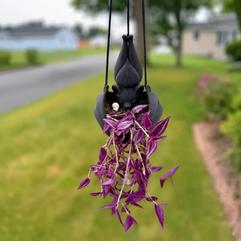 Hanging Bat Plant Pot Metal Gothic Planter Hand Painted Weatherproof Drainage Hole For Garden Patio Balcony Halloween Decor Home