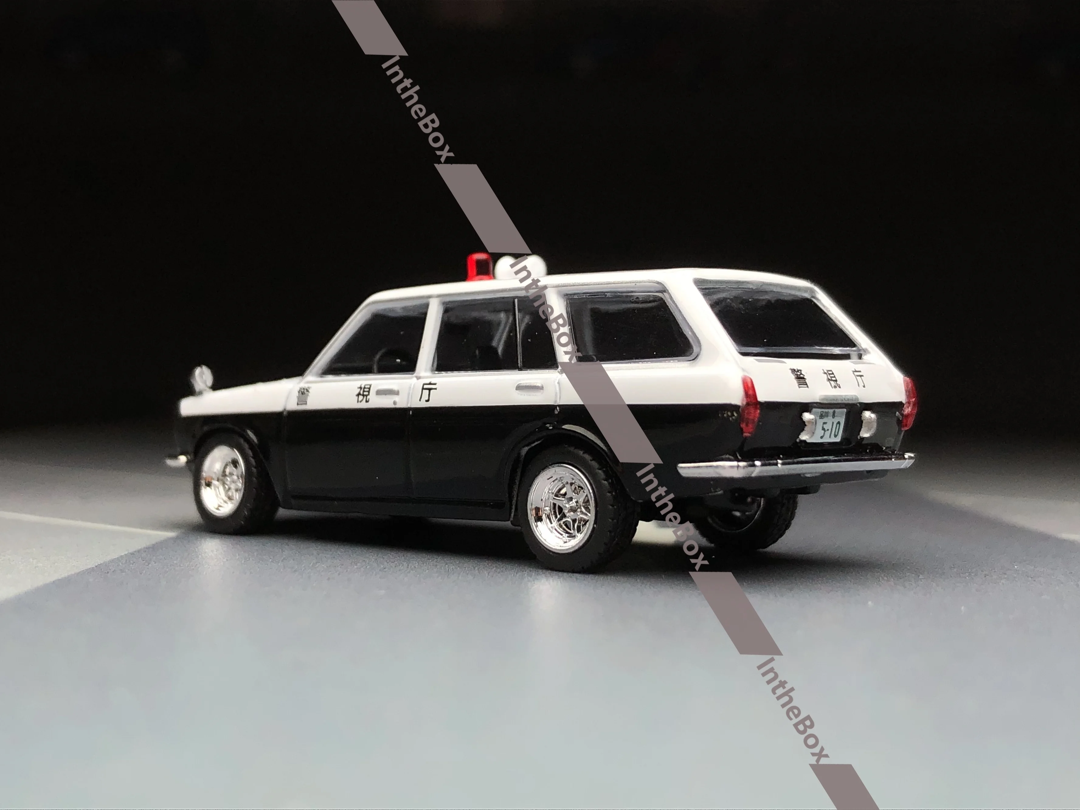 Tarmac Works 1:64 Datsun Bluebird 510 Wagon coche de policía modelo de coche fundido a presión