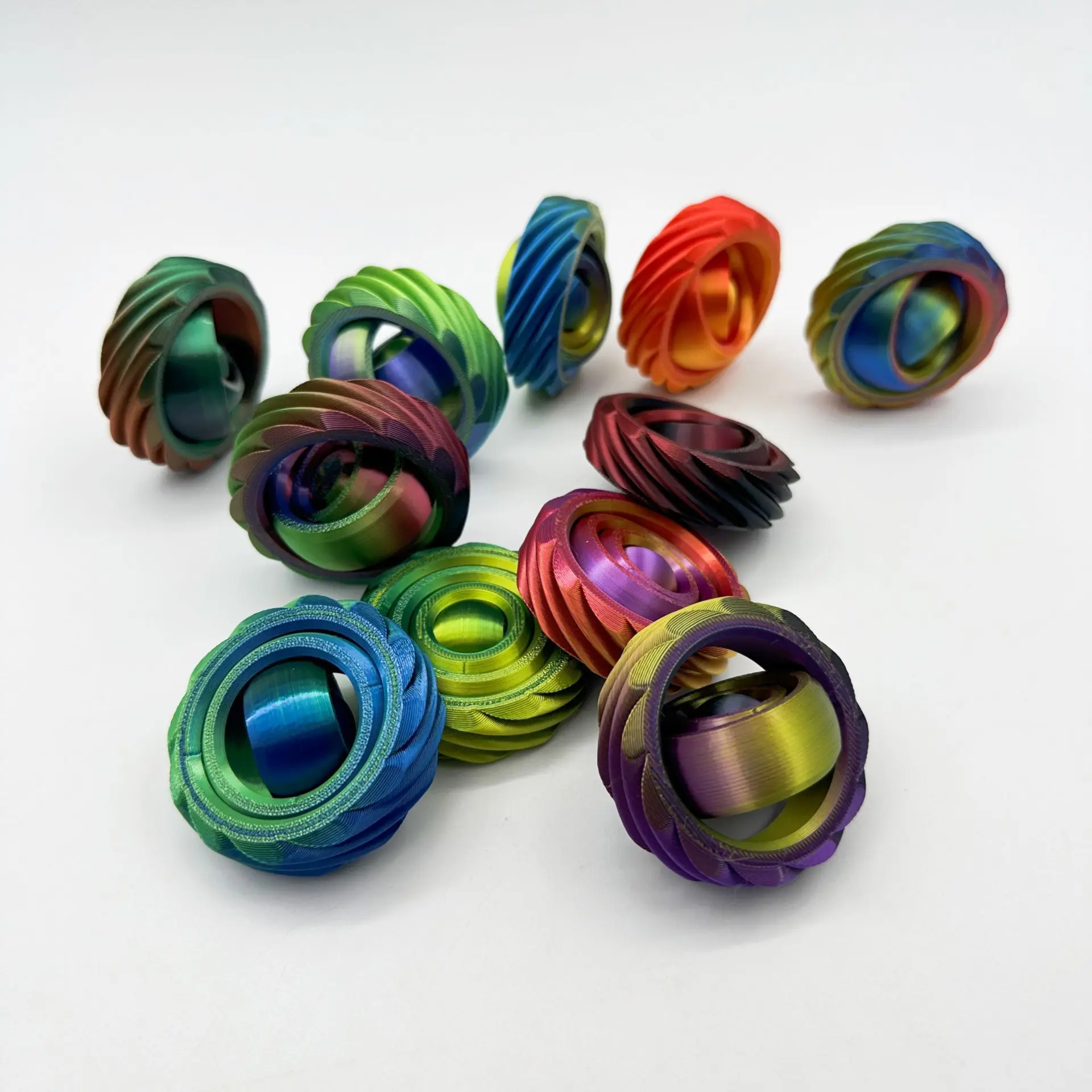 Cool 3D-geprint Spin Ball-speelgoed in kleurendoos O-vorm Universele Fidget Spinner Zwaartekracht Spin Verlicht angst Stress Relief Cool speelgoed
