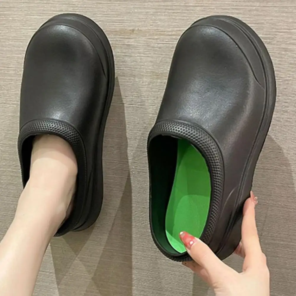 Chef Work Shoes Non Slip Comfortable Insoles Waterproof Kitchen Shoes Oil Resistant Closed Toe Slip-on Shoes for Everyday Wear
