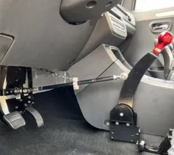 Low-Speed Electric Four-Wheel Brake Auxiliary Device Double Lower Limbs Disabled Hand Driving Accelerator Brake