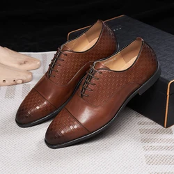 Classiche scarpe eleganti da uomo in vera pelle di mucca Business Office Lace-up Cap Toe Oxfords marrone nero scarpe formali da sposa per uomo