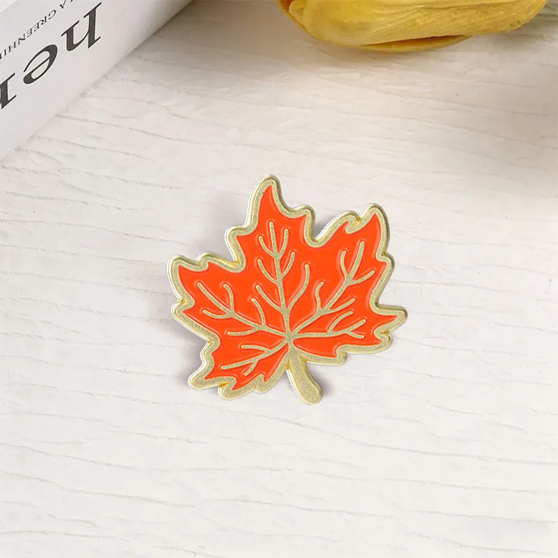 Verschiedene Kawaii-Tier- und Symbol-Emaille-Anstecker, mehrere Muster, einzigartiges Accessoire zur Dekoration von Taschen und Jacken, ein Geschenk. – Detail 6