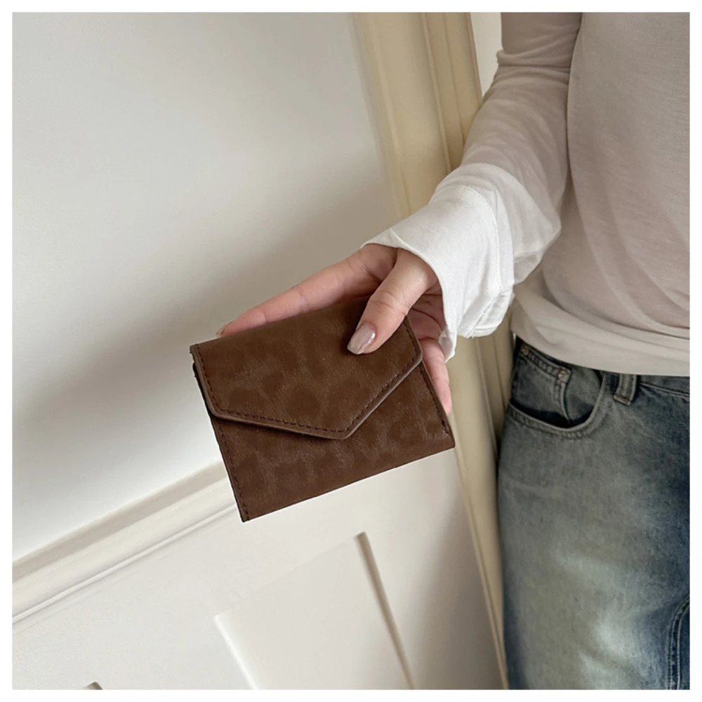 Carteira Feminina de Couro PU com Estampa de Leopardo, Porta-Cartões Fino Tripartido, Porta-Moedas de Luxo, Estojo para Cartões de Crédito com Múltiplos Slots, Mini Bolsa