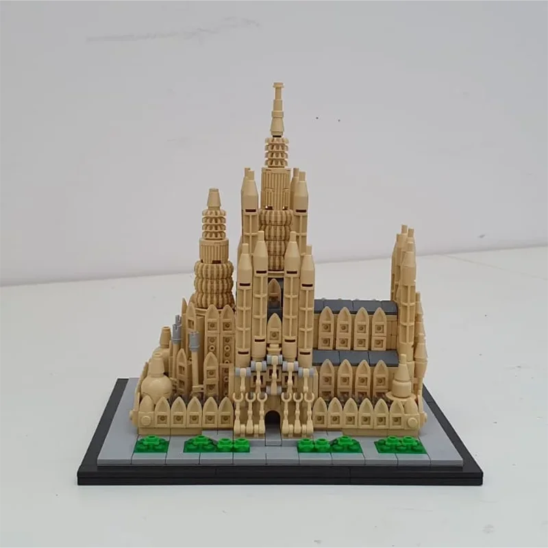 MOC-23119 Basílica I Temple Expiatori De La Sagrada Família Atonement Architecture Building Blocks Classic Model Brick Toys Gift