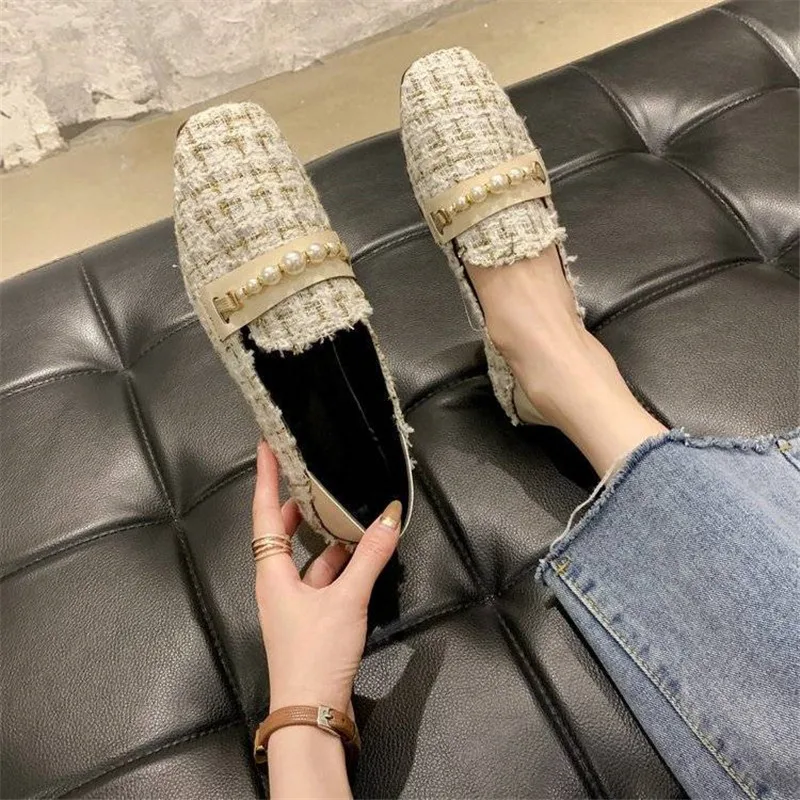 Retro Parel Kralen Plaid Flats Vrouwen Vallen Klassiekers Elegante Dames Office Schoenen Fashion Designer Slip Op Loafers Wit Zwart 2023