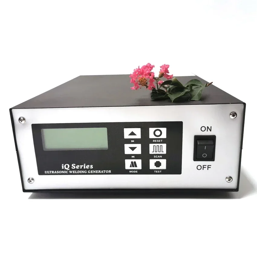 

Artisanat exquis 300-2600w Large Power Ultrasonic Generator For Portable Hand Held Welder