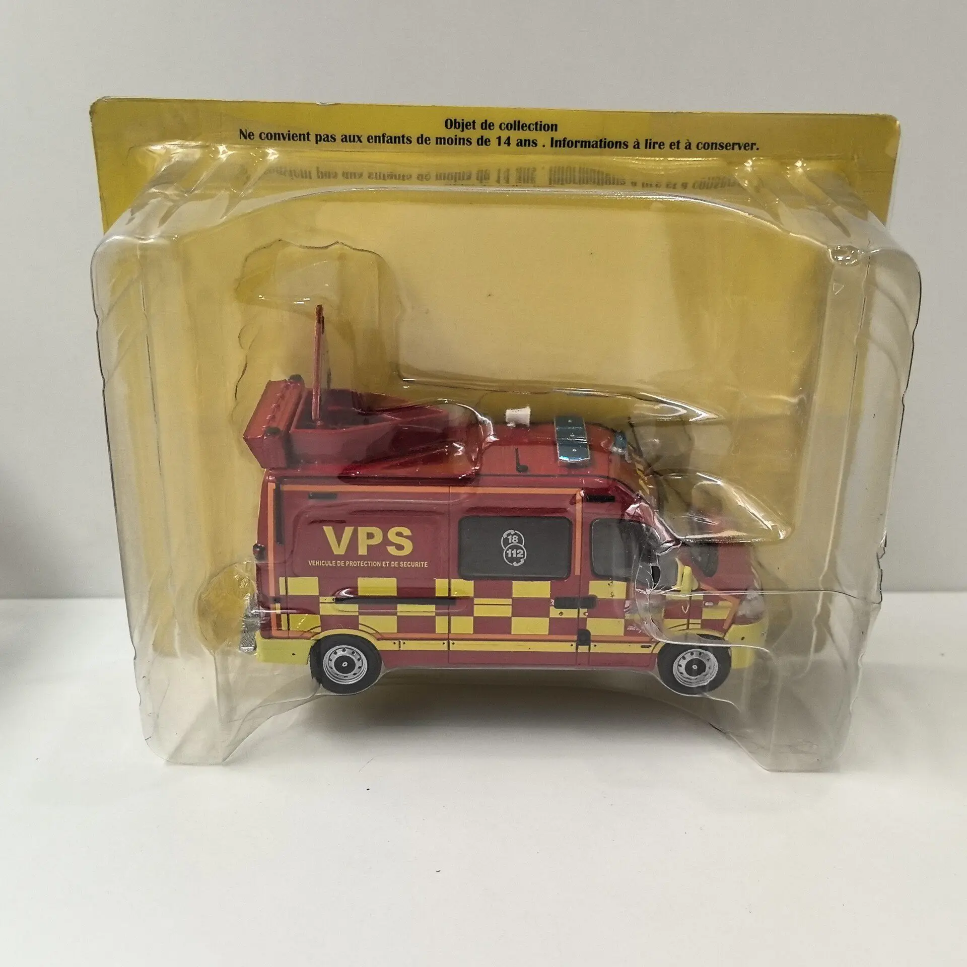

Металлическая модель пожарной машины RENAULT MASTER 42 в масштабе 1/43 от IXO (серия Box Cracking Diecast)