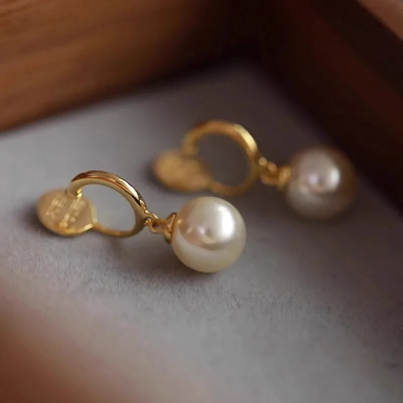 Gold Color Simulated Pearl Disc Clip-on Earring for Women Vintage Integrated No Ear Hole Earrings Jewelry Accessories