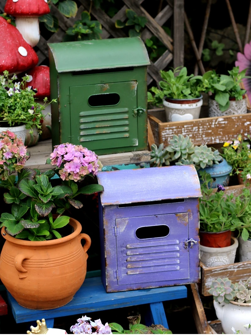 Gardening mailbox Outdoor doorway wall decoration Villa green mailbox Vintage wall-mounted mailbox Courtyard Garden wall decorat