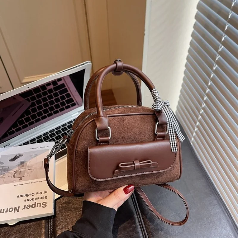 

Elegant Ladies Shoulder Bag Made Of Genuine Leather From Luxury Brand And Famous Designer Women Handbags