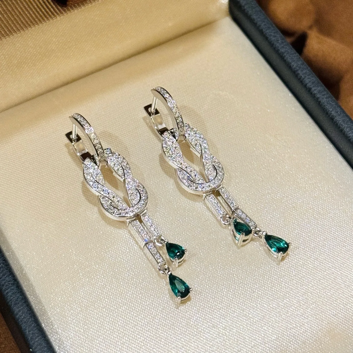 925 Sterling Light Luxury Green Crystal Teardrop Tassel Stud Earrings Full Rhinestone Versatile Earrings Women Jewelry Gift