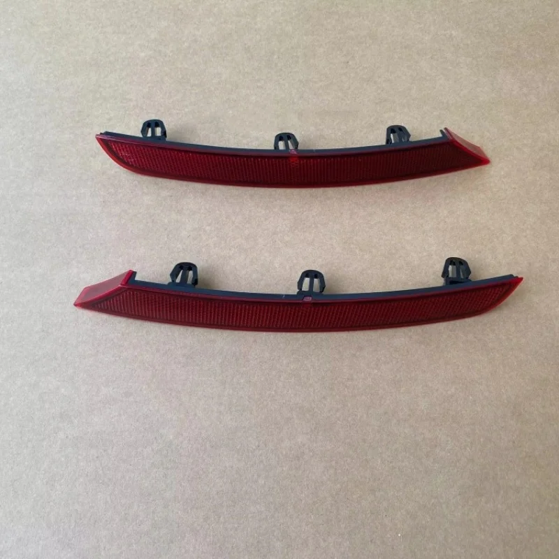 Rear bumper Light Taillight for Volkswagen vw Passat 2019-2025 Car Reflective Lamp Turn signal