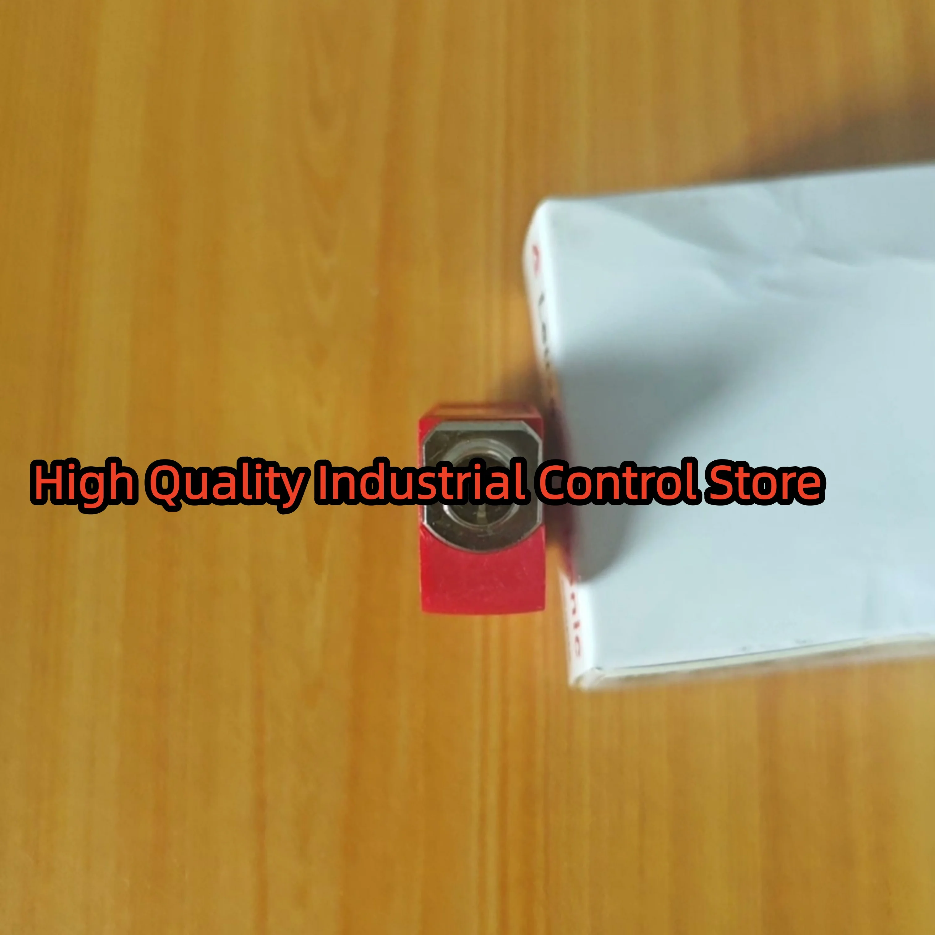 

Совершенно новый HT3C.S/6G-M8 50137050 с коробкой
