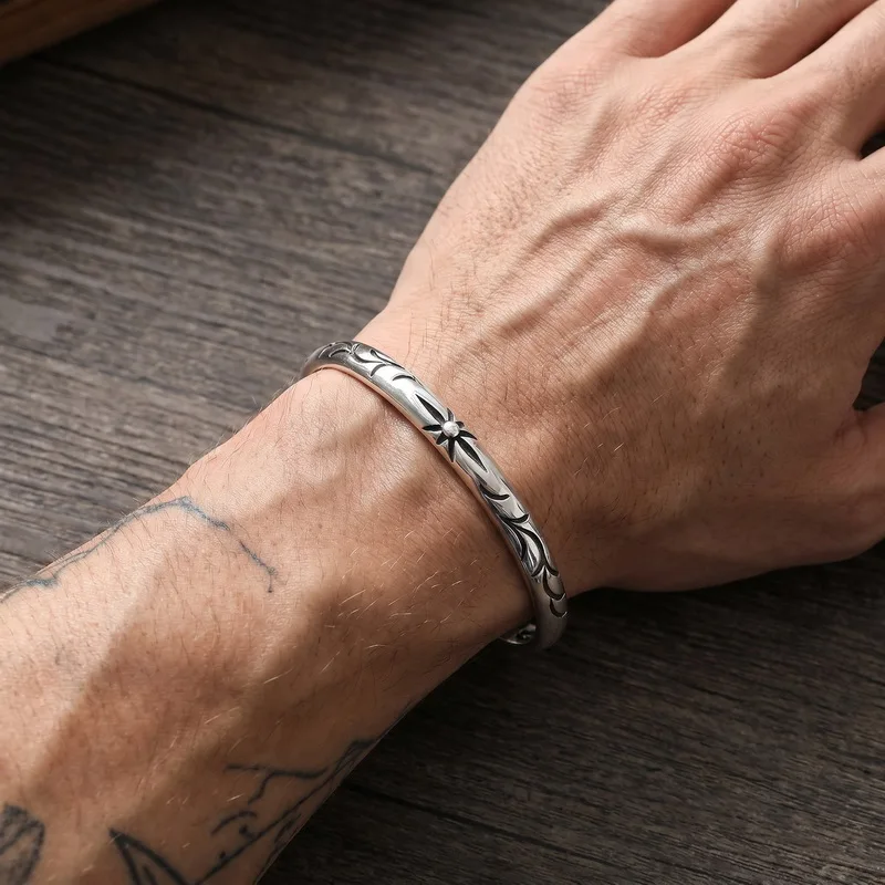Kalen Vintage Edelstahl-Armreif für Herren, Gothic-Stil, für Damen, mit graviertem Buchstaben, Blumenmuster, verstellbarer Schmuck, Punk-Geschenk – Detail 5
