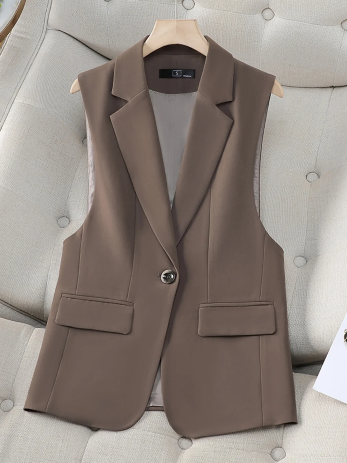 Professional Sleeveless Suit Vest Women's 2024 Spring Commute One Button Slimming Jacket Shoulder Pad Pure Color Fashion