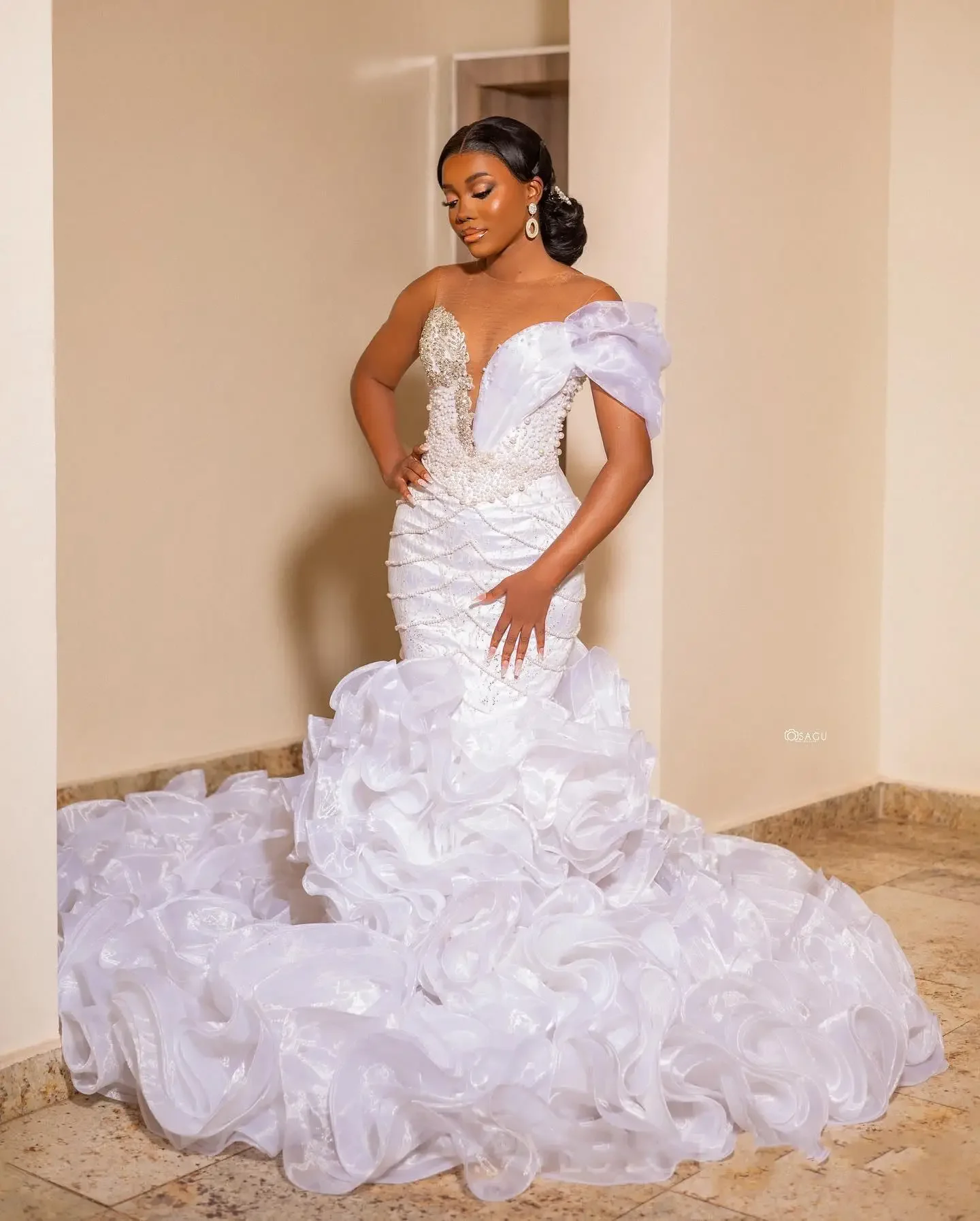 تخصيص الحبيب سباركلي اللؤلؤ حورية البحر فستان الزفاف الجلباب دي ماري الأورجانزا الكشكشة المتتالية ثوب الزفاف