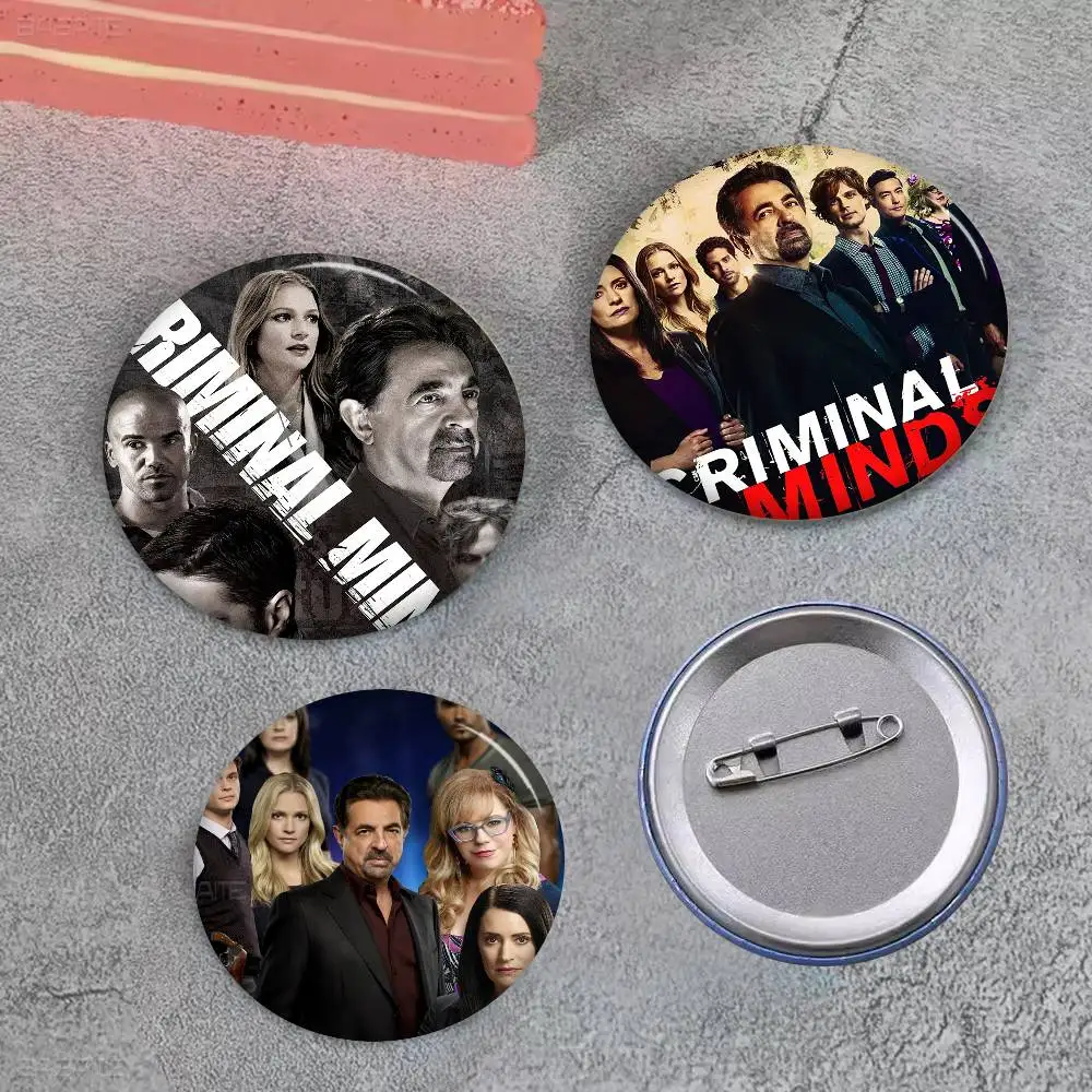 Criminal M-Minds Creative Pins Funny Faces Round Snap-in Brooch Badge Backpack Hat Accessories Jewelry Gifts