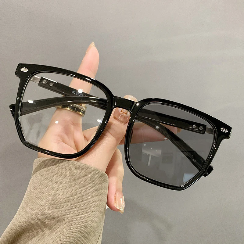 Photosensitive Color-changing Anti-blue-light Polygonal Large-frame Near-sighted Glasses 6023