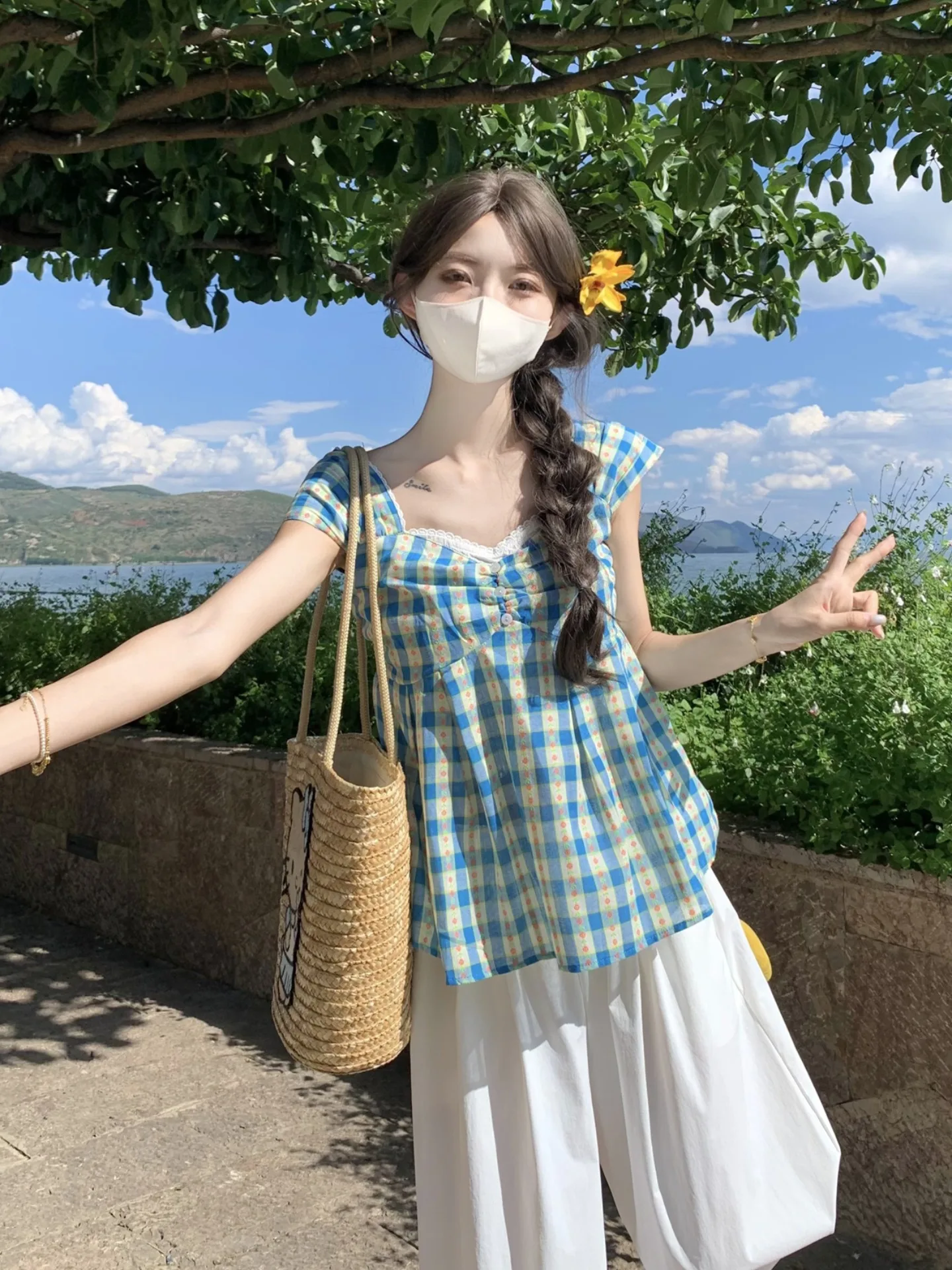 

Корейский стиль: летняя женская блузка-жилет без рукавов с цветочным принтом и клеткой, укороченная, с эффектом омоложения, с завышенной талией, в стиле кукольного кроя, маленький топ