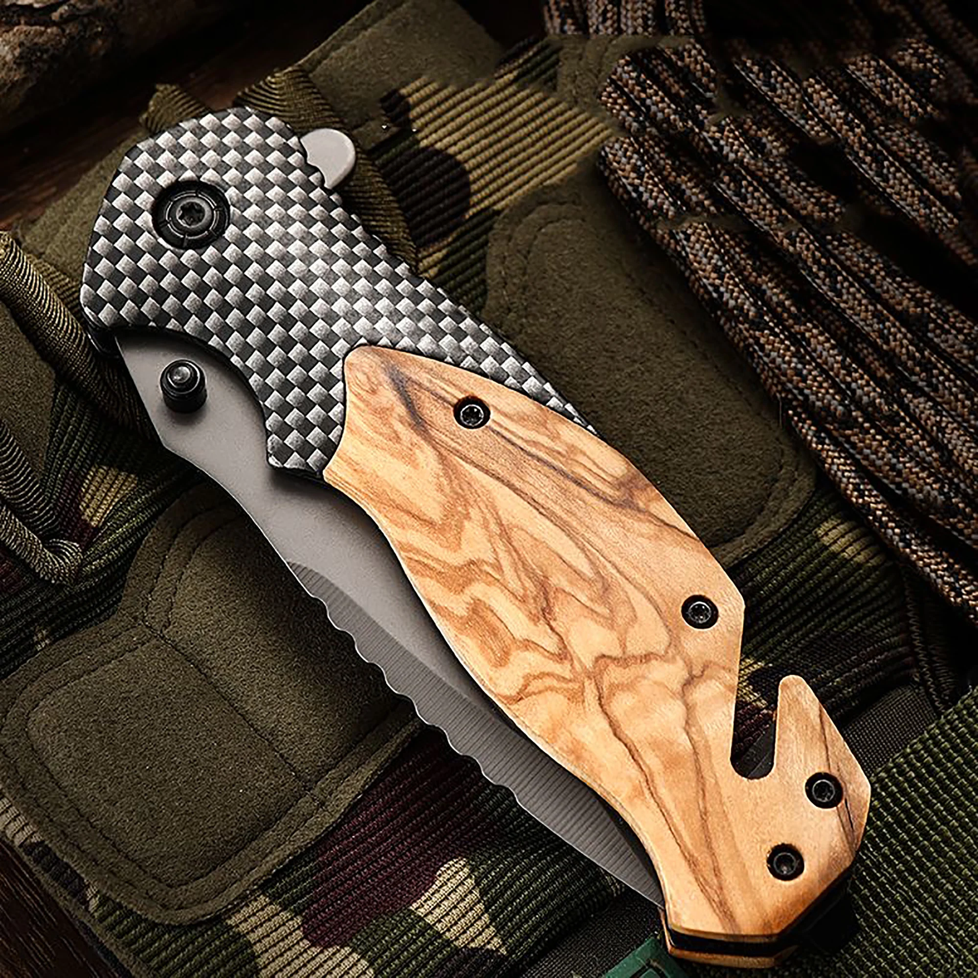 Household sharp multifunctional folding knife EDC pocket knife, suitable for outdoor camping and fishing emergency rescue knife