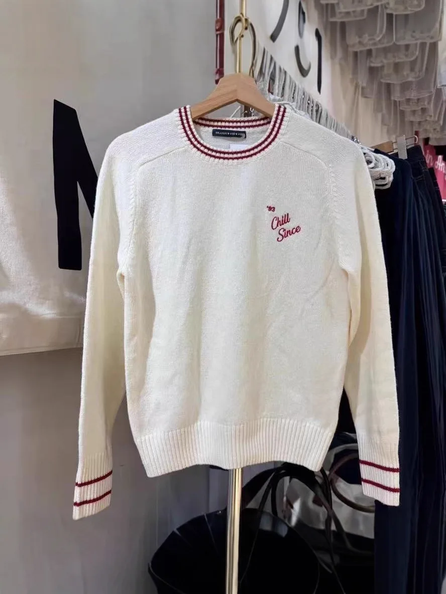 

American retro preppy style letter embroidered round neck knit sweater blocking versatile and slimming pullover sweater