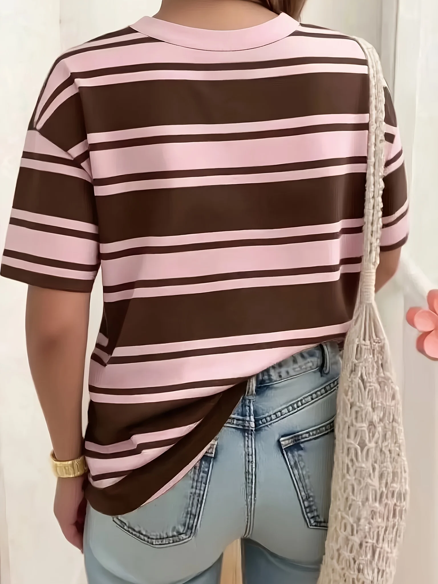 Trendiges, gestreiftes Oversize-T-Shirt für Damen in großen Größen für mühelosen Stil – Detail 8